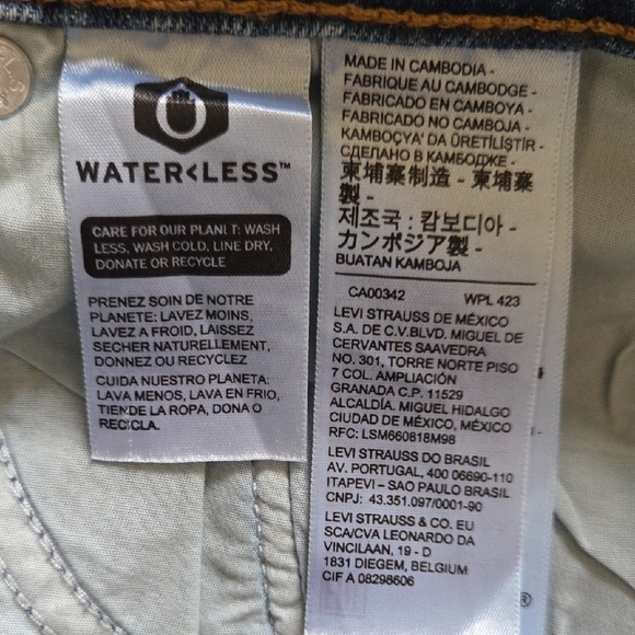 Levi's Premium Denim Button-Fly Wedgie Jean in Medium Wash - Size 31 - Picture 10 of 13